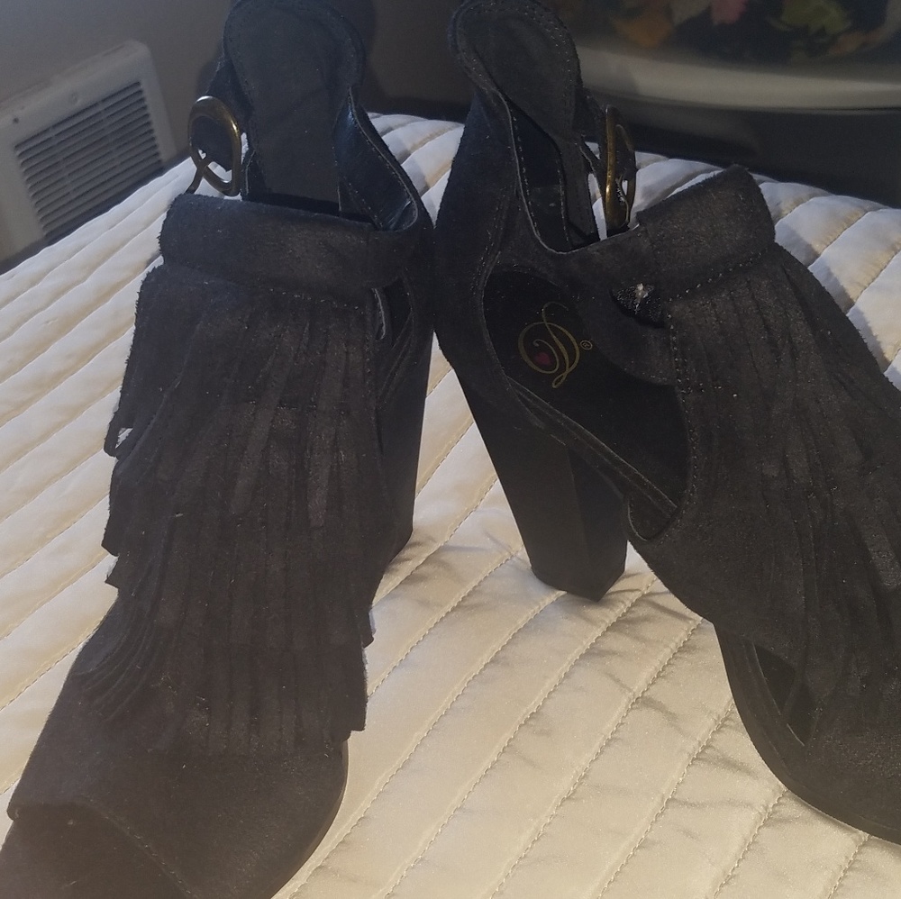 Black shoes